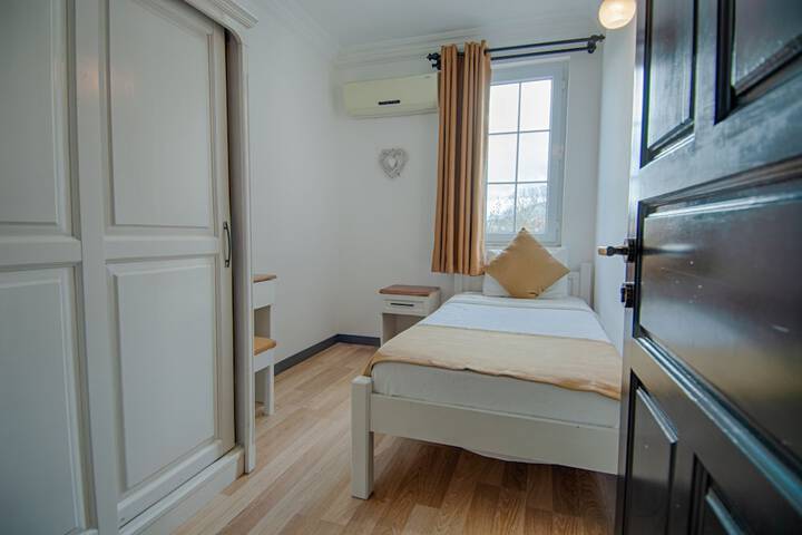 Room 45 of 135