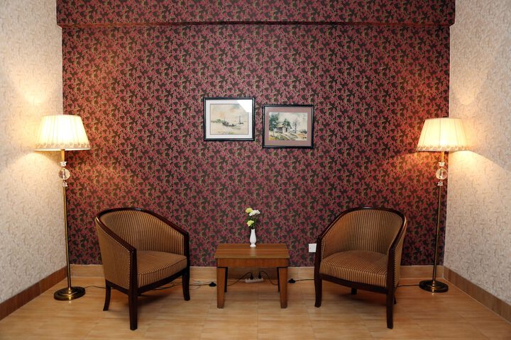Room 10 of 31
