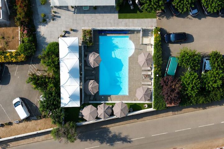 Hotel 65 of 66