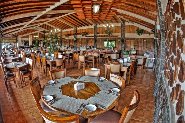 Dining 60 of 102