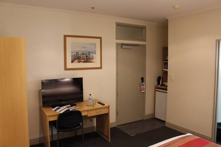 Room 6 of 50
