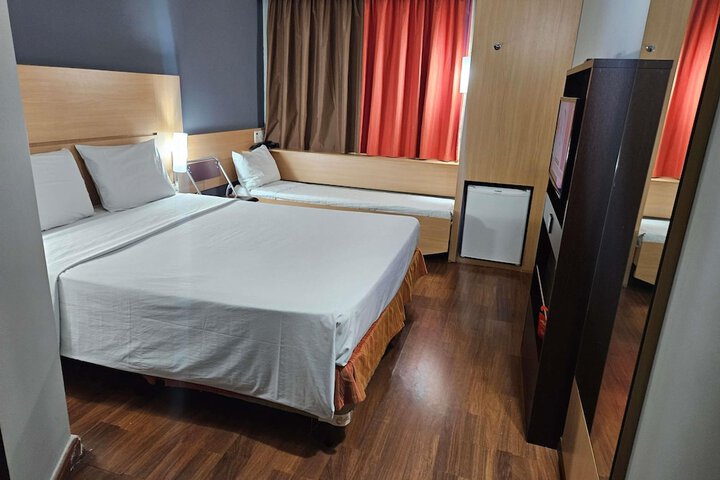 Room 8 of 62