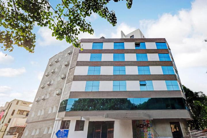 Capital O Elite Stay Jp Nagar Near SRI SATHYA GANAPATHI SHIRDI SAIBABA Temple