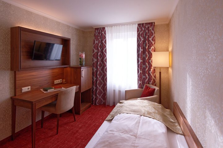 Room 36 of 85