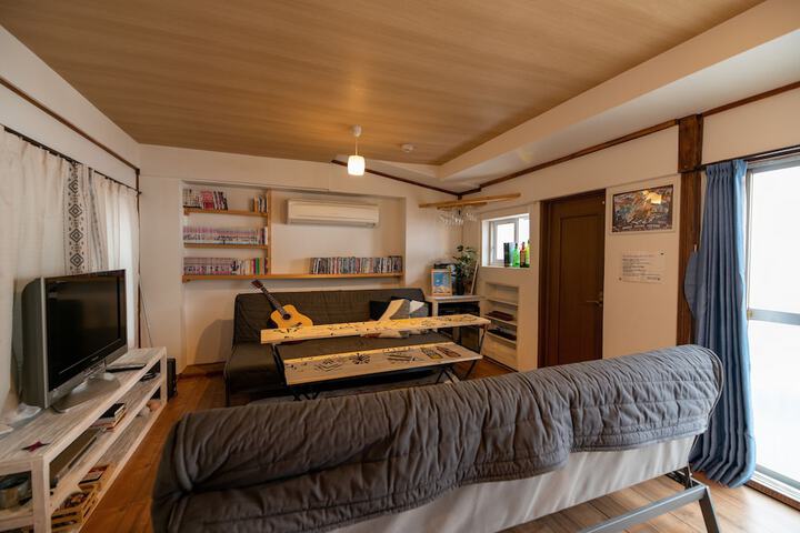 Room 10 of 35