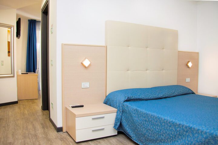 Room 13 of 62