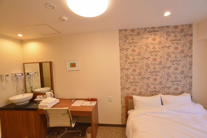 Room 19 of 33