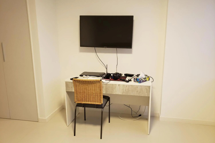 Room 4 of 31