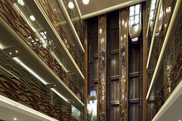 Entrance & Lobby