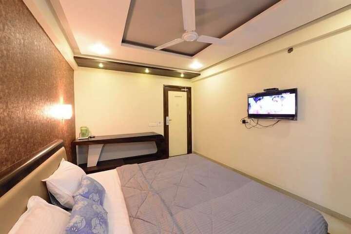 Room 8 of 23