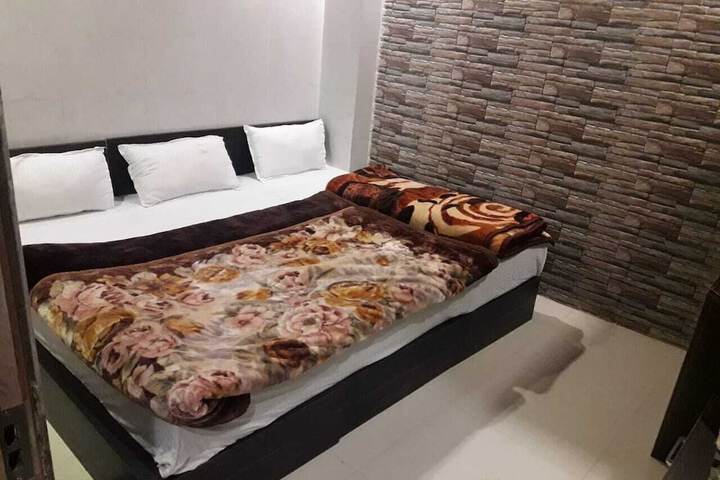 Room 17 of 49