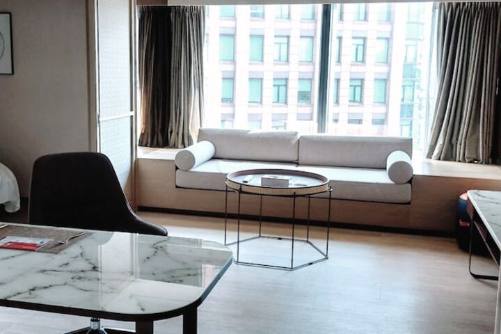 Room 47 of 79