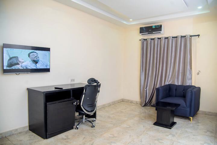Room 18 of 32