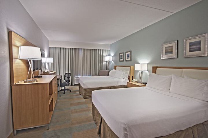 Room 8 of 94