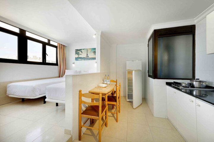Room 18 of 53
