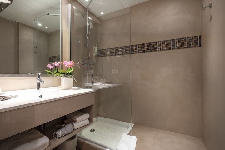 Bathroom Interior Photo