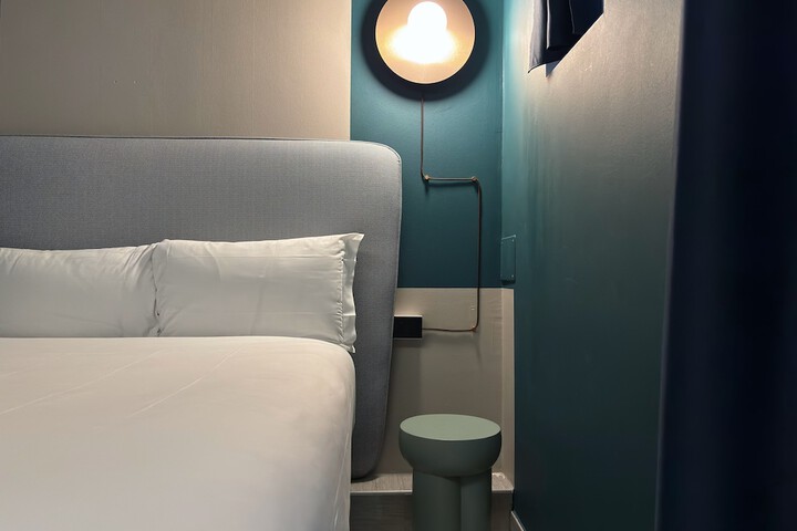 Room 8 of 30