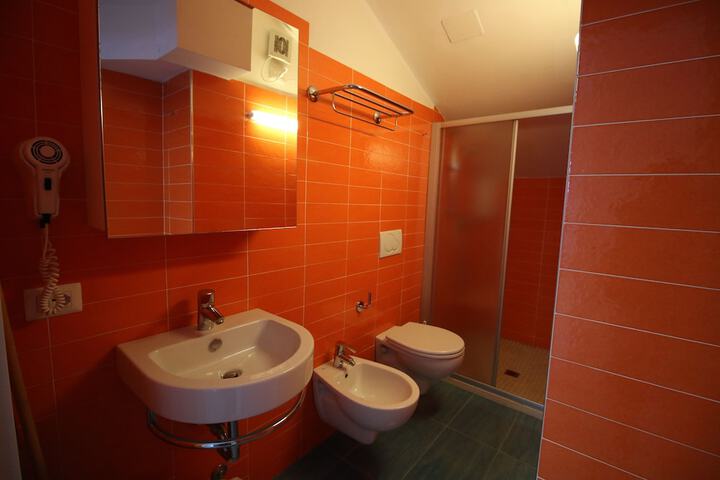 Room 23 of 81