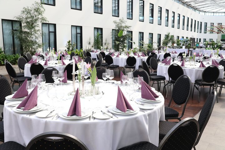Ballroom/Hall 109 of 143