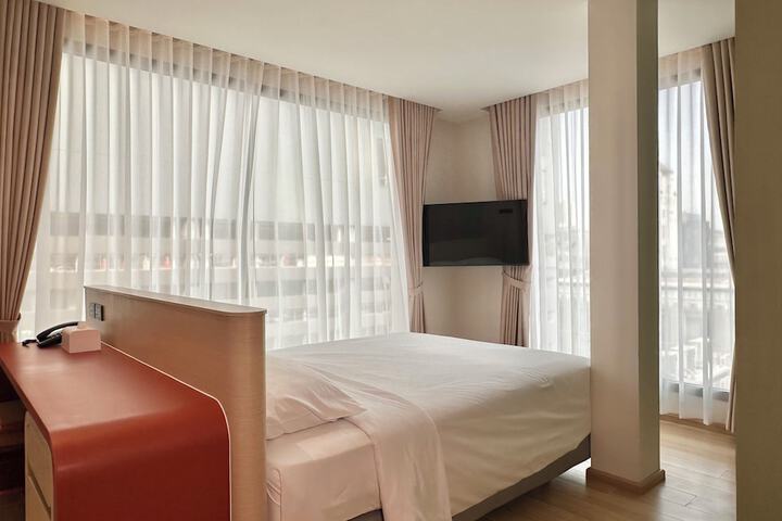 Room 34 of 79