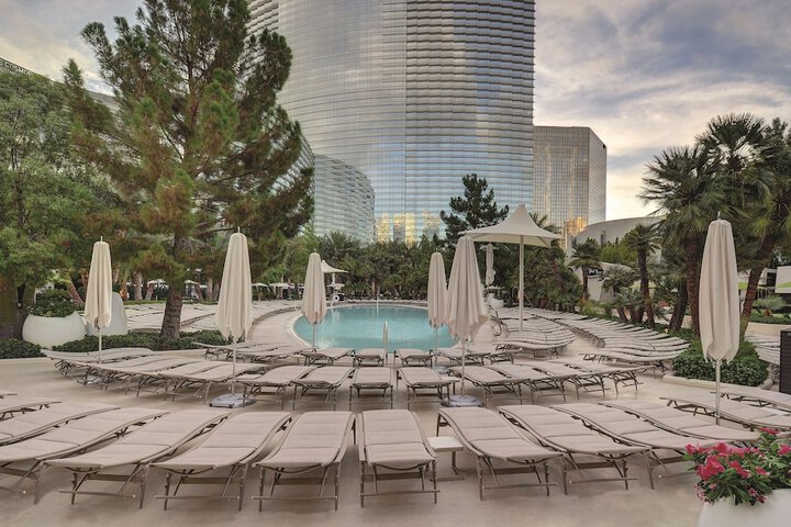 Pool 52 of 110