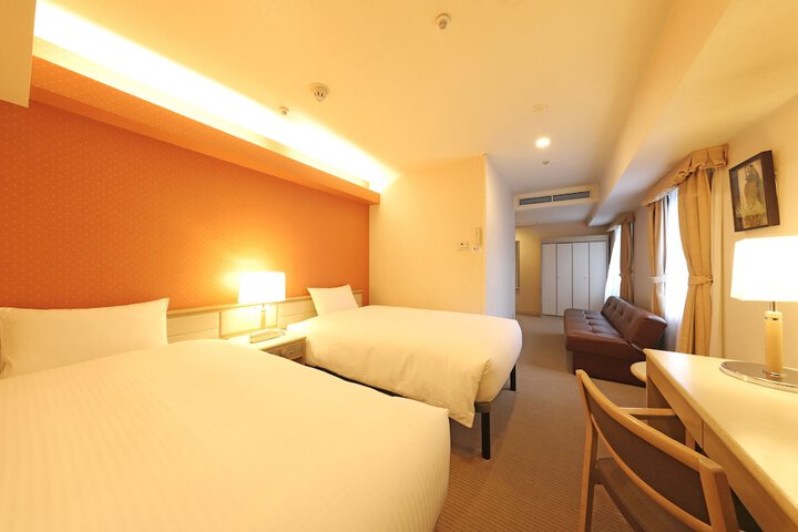 Room 12 of 22