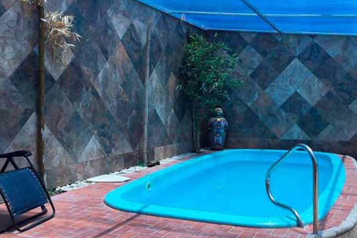 Pool 6 of 11