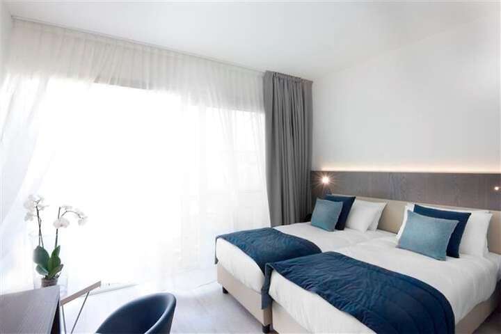 Room 5 of 80