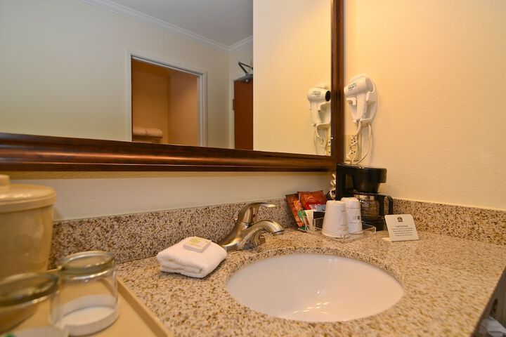 Bathroom sink