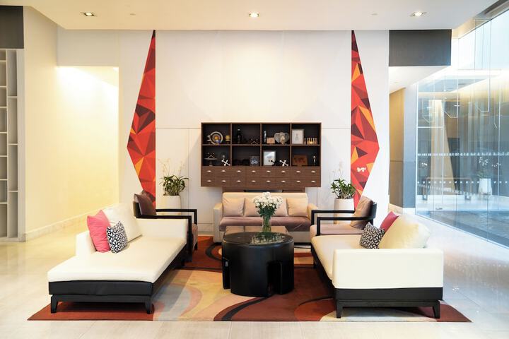 Entrance & Lobby