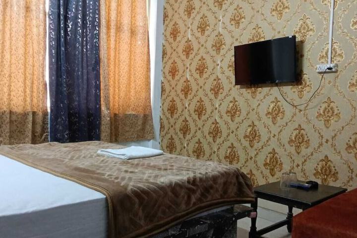 Room 10 of 21