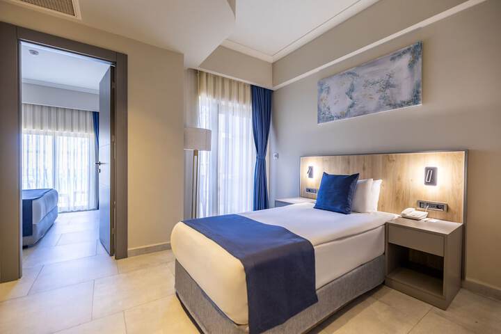 Room 15 of 108