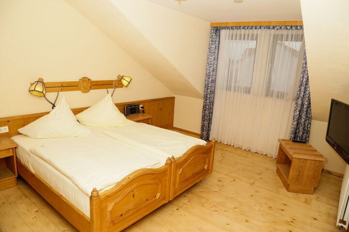 Room 36 of 74