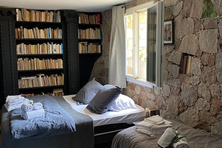 Room 26 of 144
