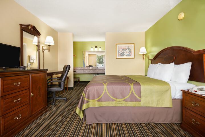Room 3 of 9