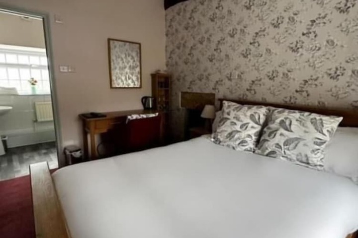 Room 9 of 74