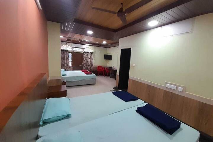 Room 13 of 26