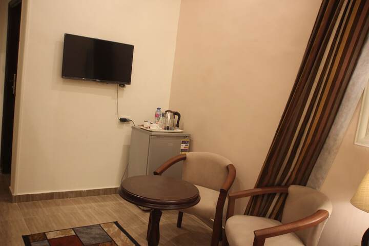 Room 7 of 63