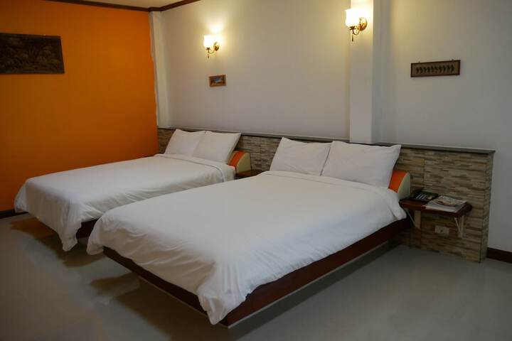 Room 12 of 38
