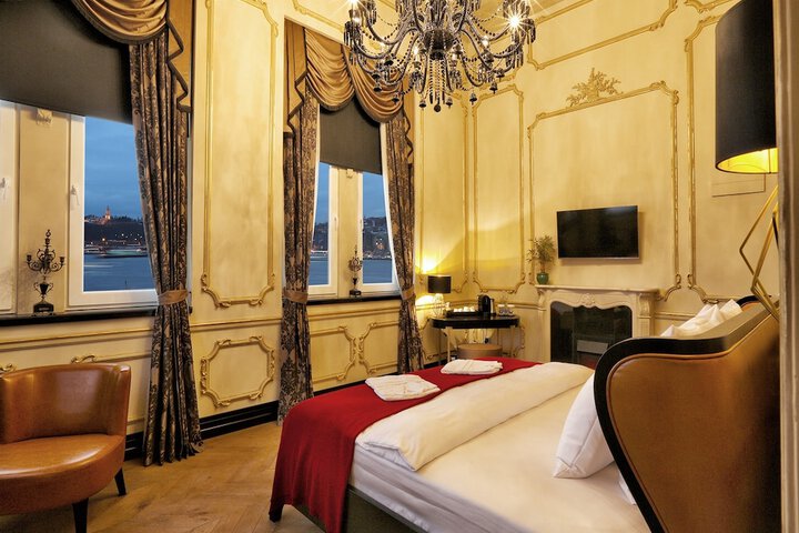 Room 11 of 60