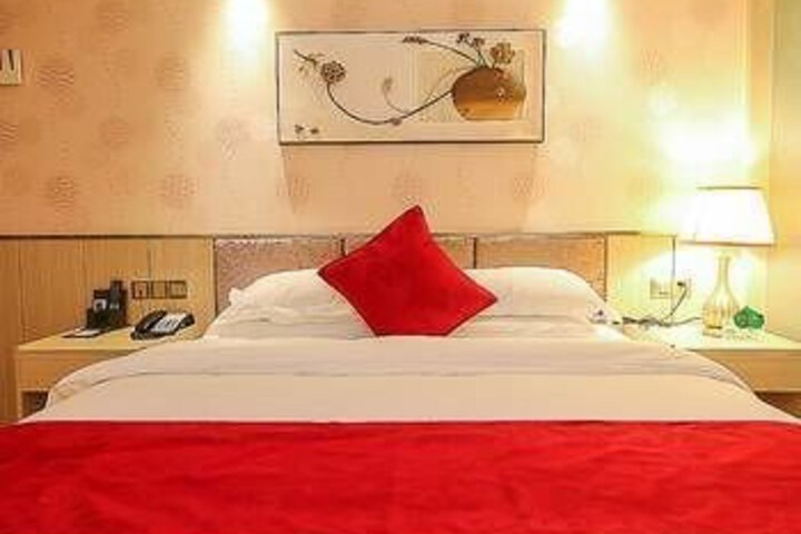 Room 3 of 8