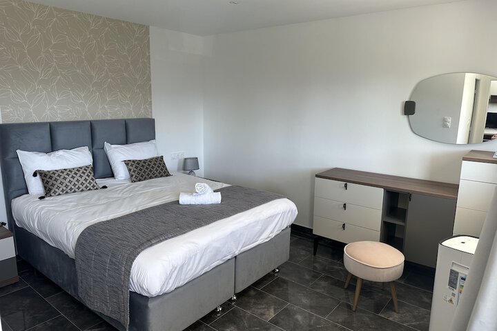 Room 15 of 49