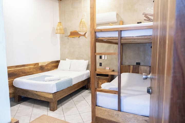 Room 18 of 48