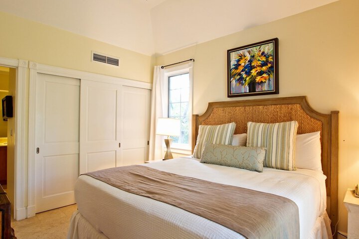 Room 27 of 214