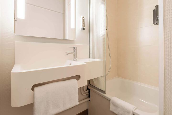 Room 20 of 36