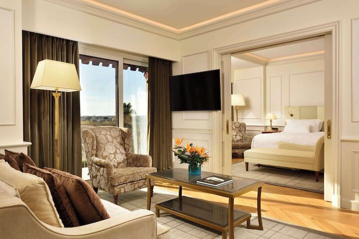 Room 46 of 114