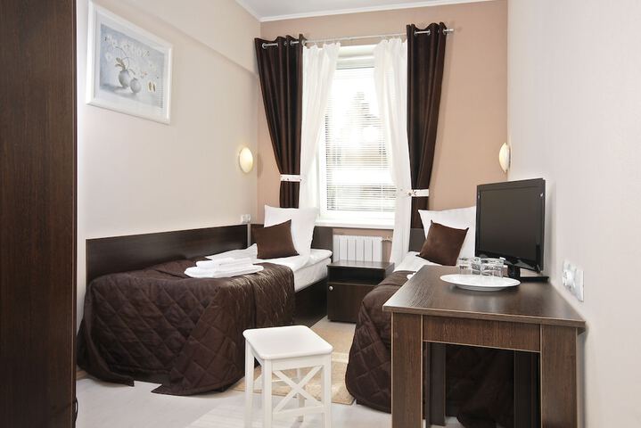 Room 44 of 68