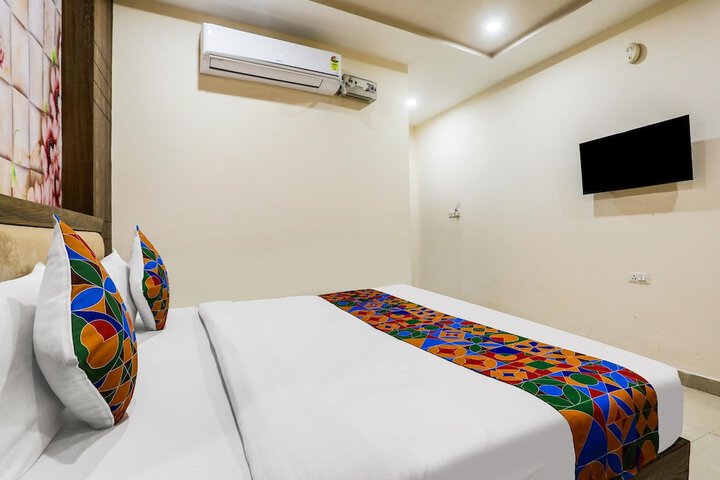 Room 15 of 31