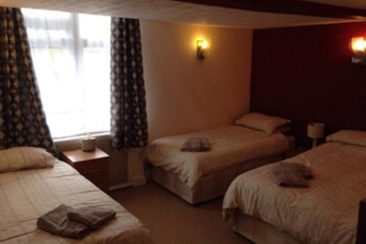 Room 4 of 5