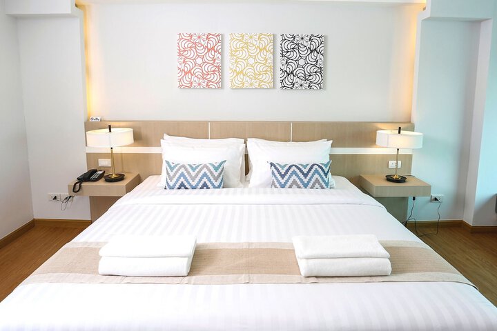 Room 6 of 38